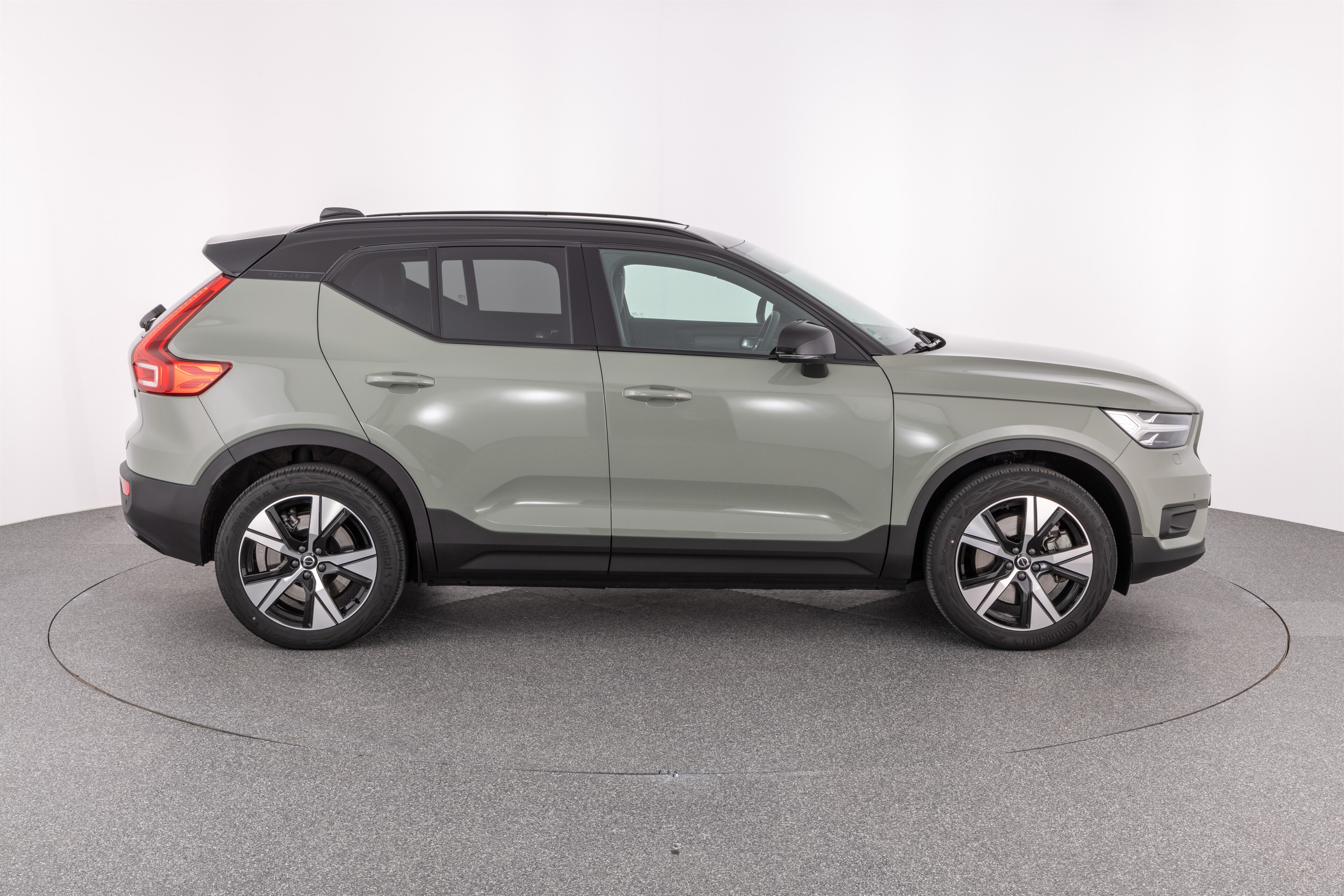 VOLVO XC40 P8 RECHARGE PURE ELECTRIC TWIN