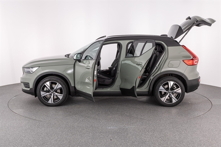 VOLVO XC40 P8 RECHARGE PURE ELECTRIC TWIN
