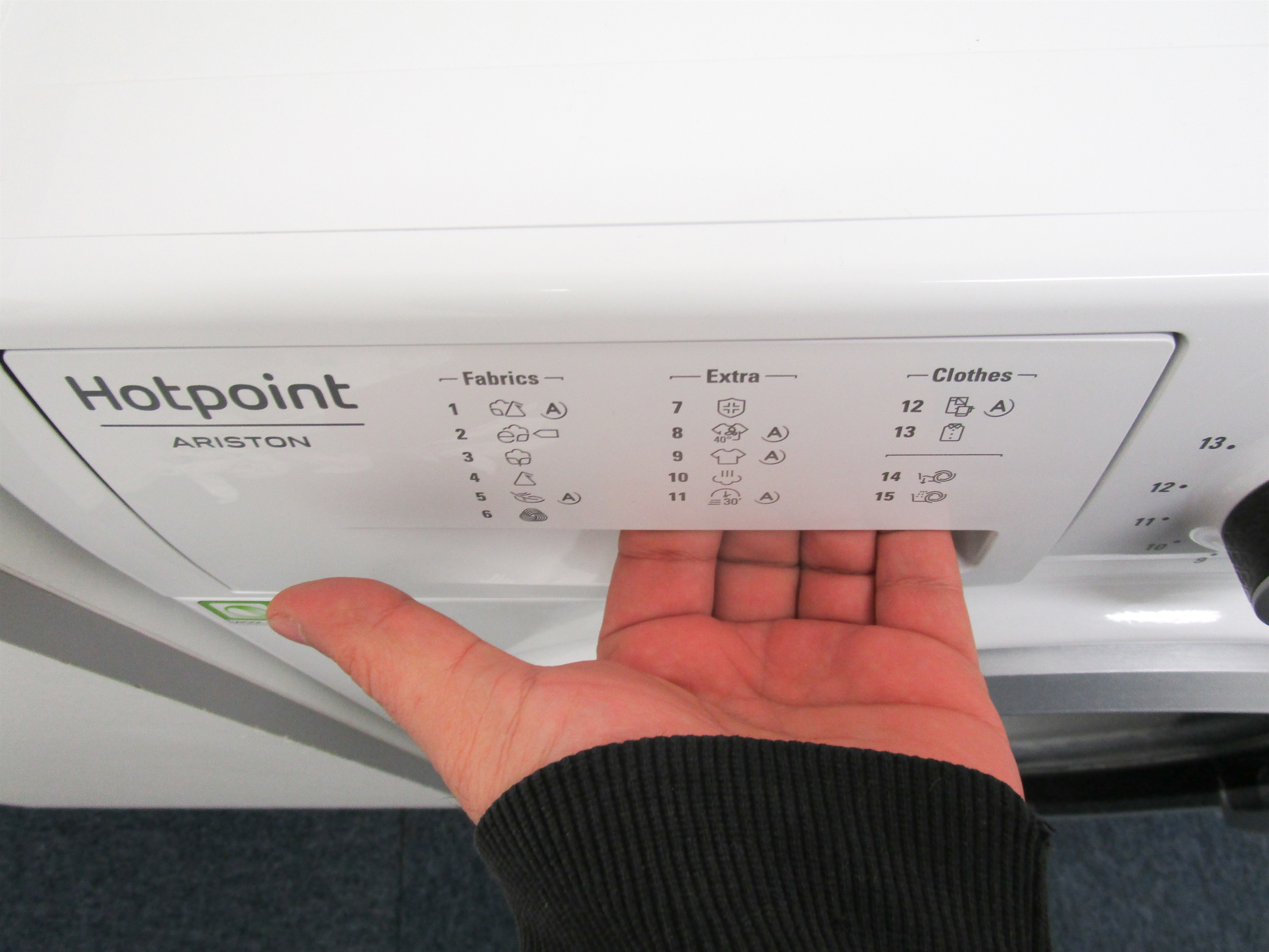 HOTPOINT-ARISTON NM11 825 WS A EU