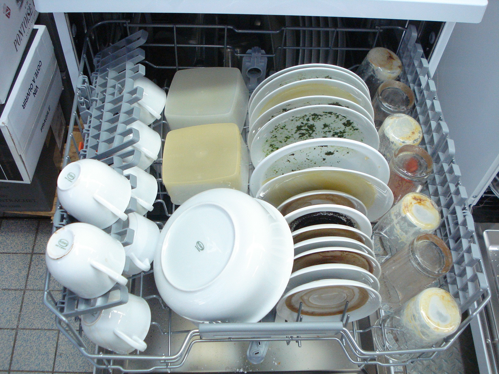 HOTPOINT-ARISTON HFO 3C22 W