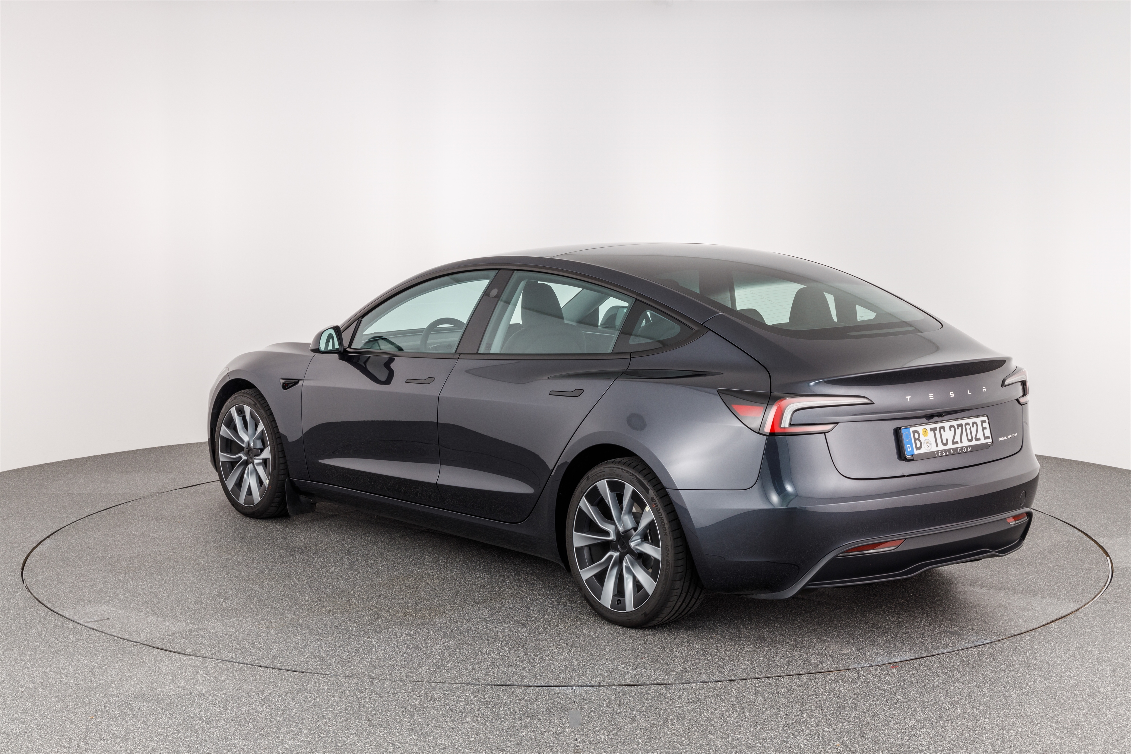 TESLA MODEL 3 LONG RANGE