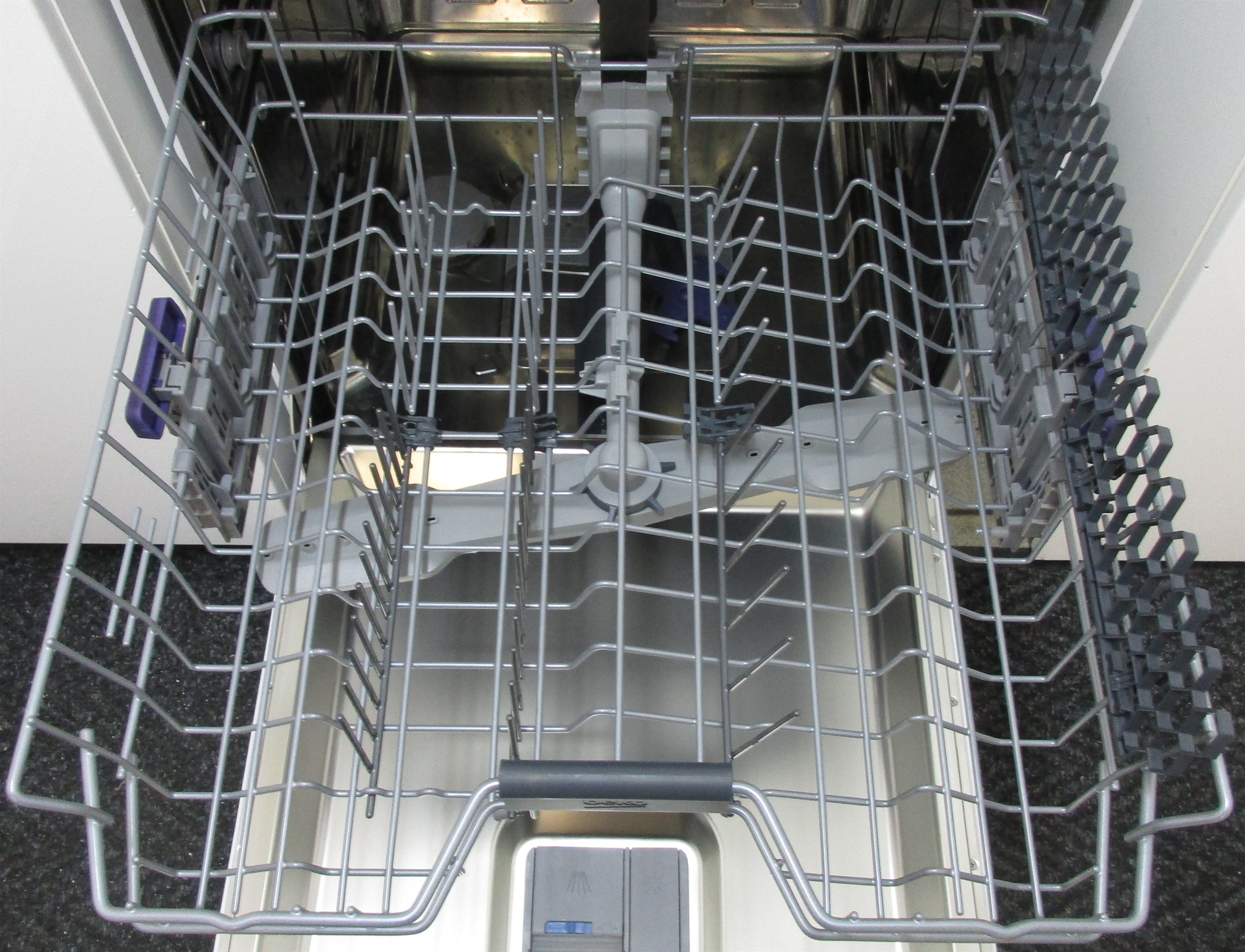 BEKO DFN28422W