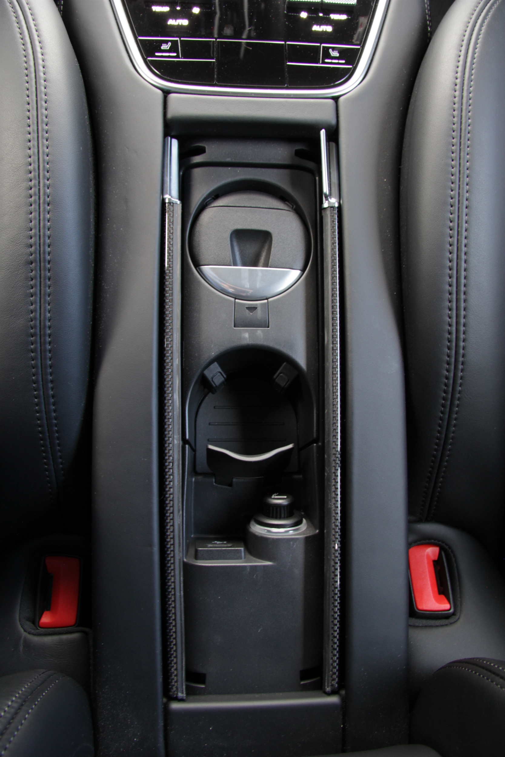 PORSCHE PANAMERA 4 E-HYBRID